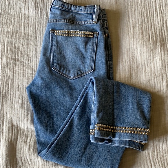 Very cute metal accented pants! 💎 - Picture 4 of 6